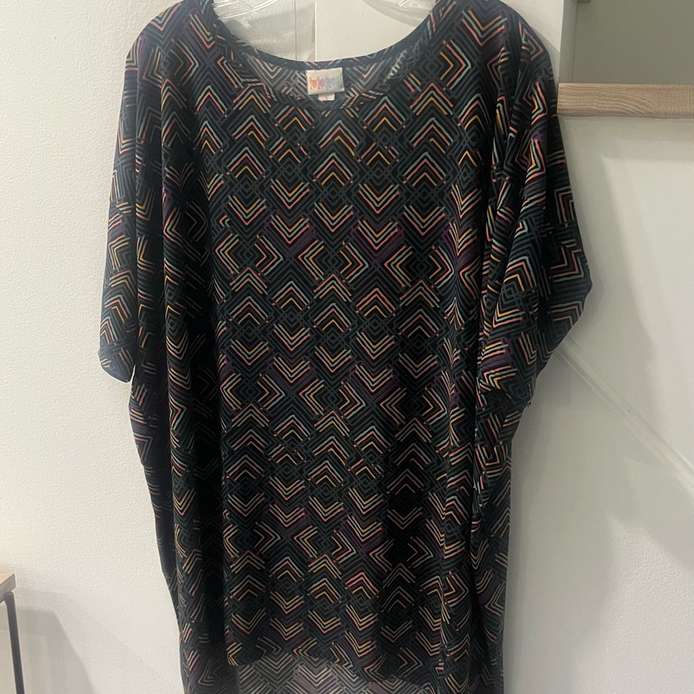 LuLaRoe Women's Top - Multicolor Geometric Pattern